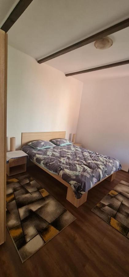 La Ovi Hotel Fagaras Bagian luar foto