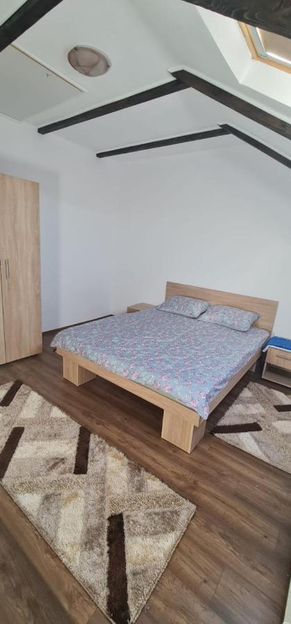 La Ovi Hotel Fagaras Bagian luar foto