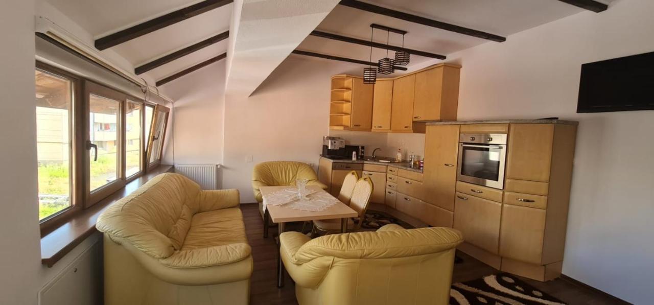 La Ovi Hotel Fagaras Bagian luar foto