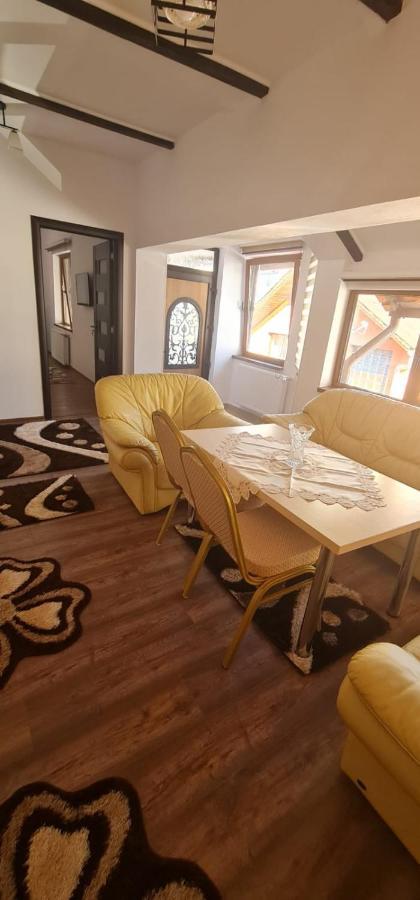 La Ovi Hotel Fagaras Bagian luar foto